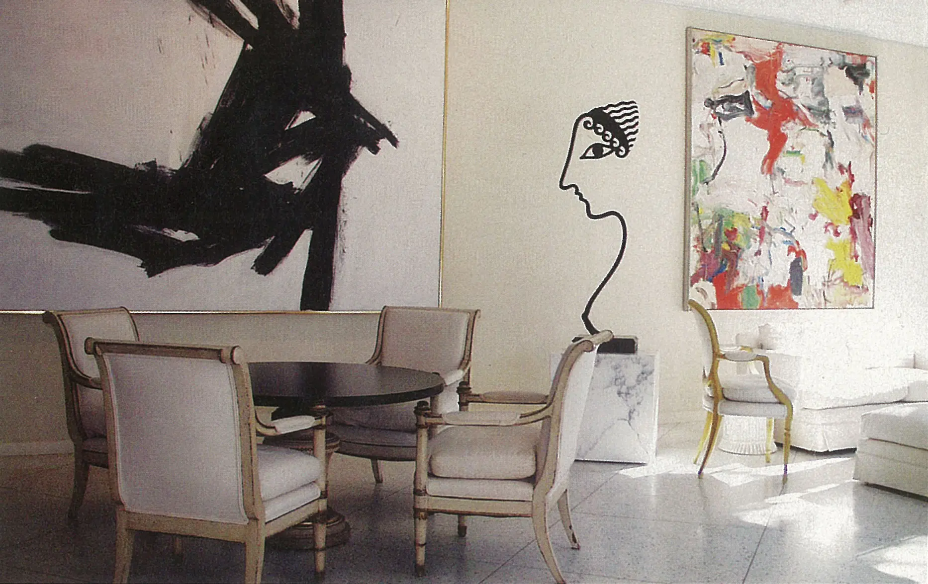 In the sunroom, canvases by Franz Kline, Roy Lichtenstein and Willem de Kooning lent drama.