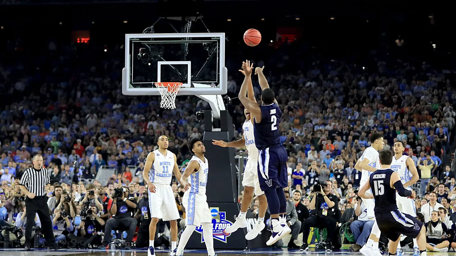 Kris Jenkins' all-time epic buzzer-beater was set up by the perfect, selfless pass.