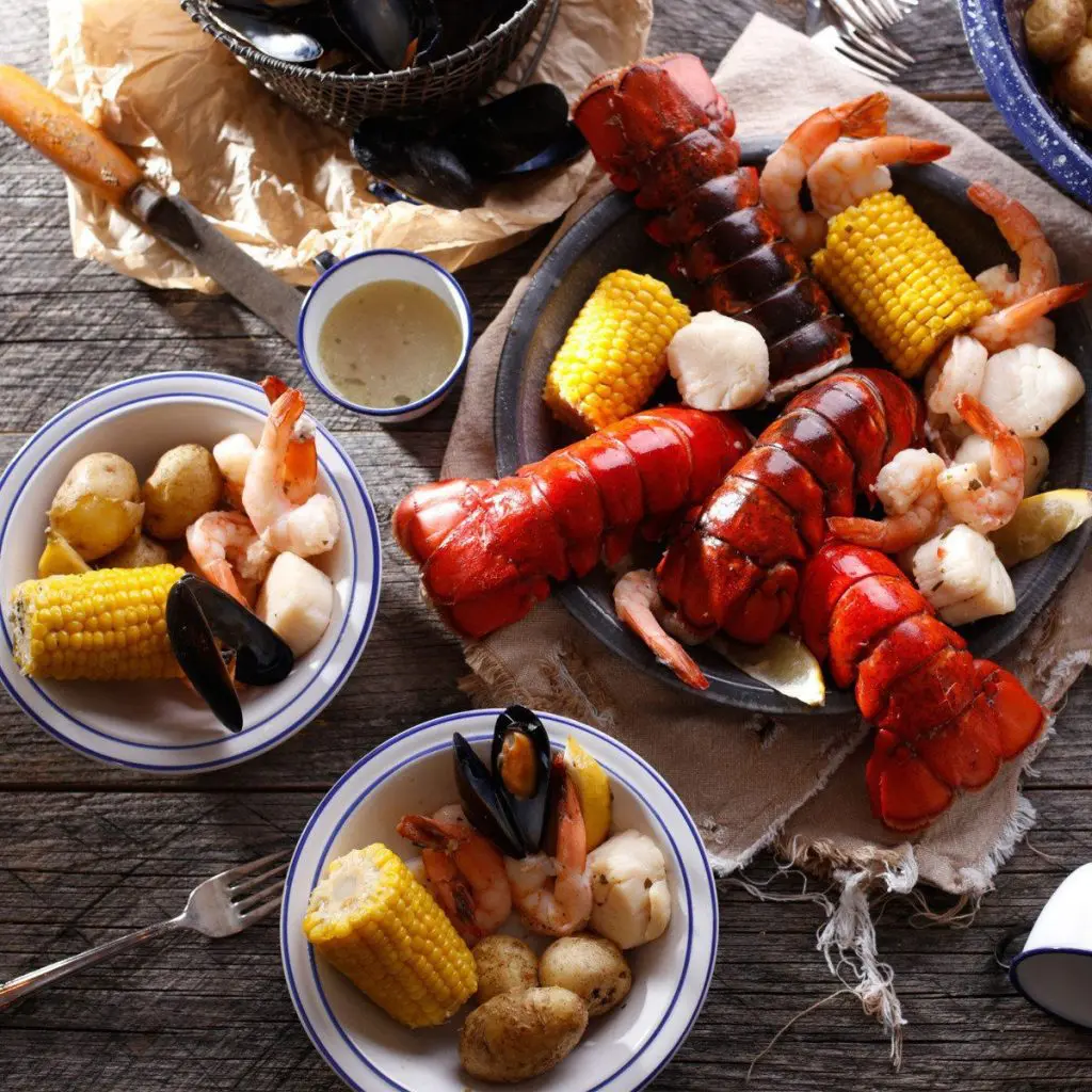 Little could be more pleasing to anyone (other than those with shellfish allergies) on your holiday list than a lobster seafood feast. Goldbely taps the Hancock Gourmet Lobster Company for dinner for two. Included are two lobster tails, a dozen mussels, eight shrimp, eight sea scallops, and two ears of corn are all drenched in an herbed lemon butter sauce. $129, <a href="https://www.goldbely.com/hancock-gourmet-lobster-co/15139-maine-shore-dinner">goldbely.com</a>