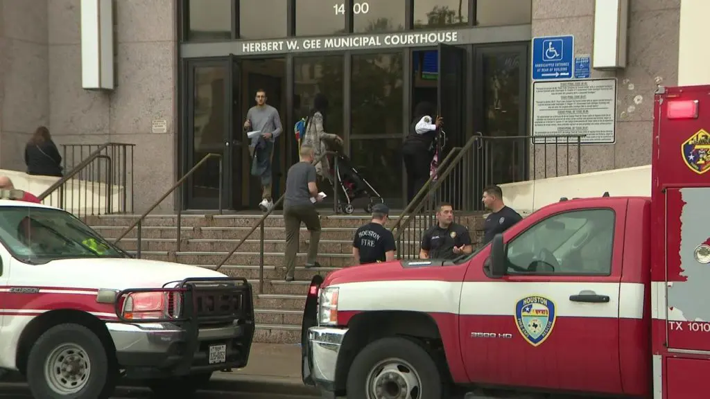 The mysterious Houston gas odor cloud prompted the evacuation of the Municipal Courthouse. (Photo by Click2Houston.)