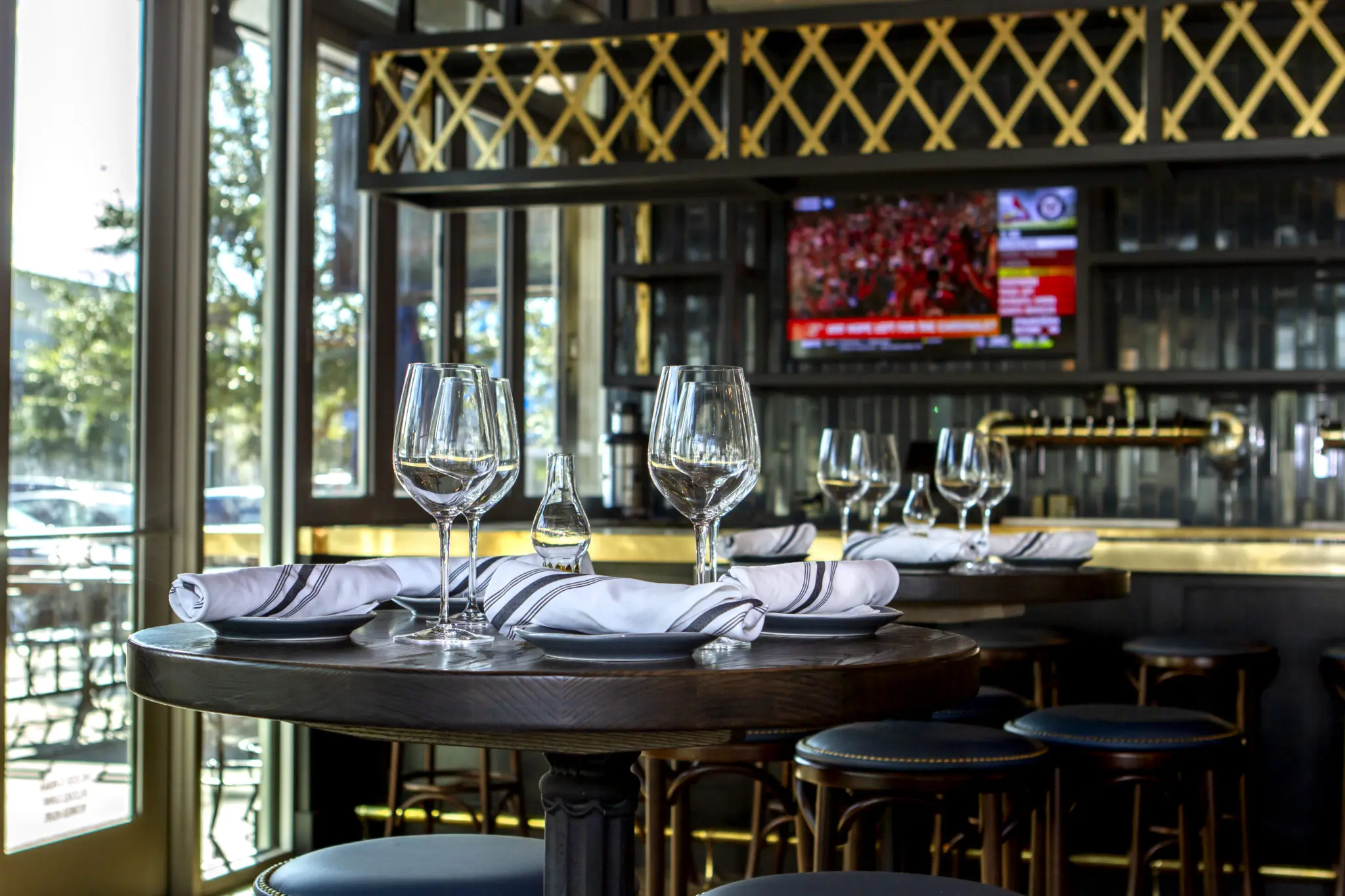 A classy dining room & bar for a classy entertainment venue. (Photo by Alex Kinter)