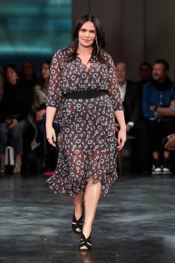 Veronica Beard Sazan dress, Kierra belt, Aerin sandals. (Photo by Imaxtree)