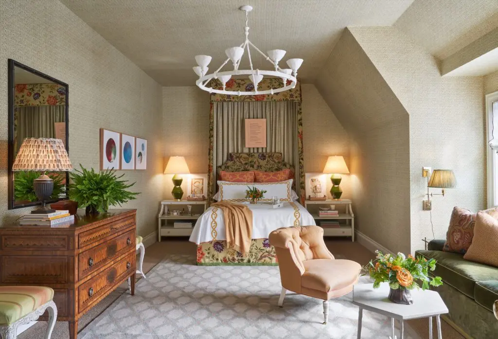 Wells Design Combines English and American Elements in a Guest Room for Kips Bay Decorator Show House Dallas