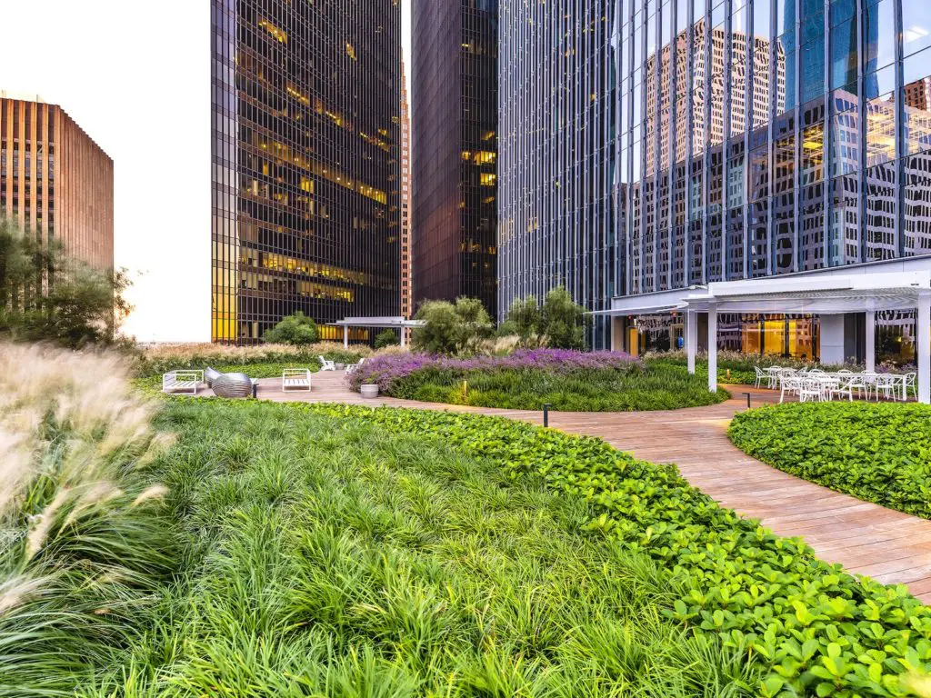 Winning Entry, Commercial Landscape Design: Bank of America Tower Sky Park by OJB Landscape Architecture (photo by Geoff Lyon)
