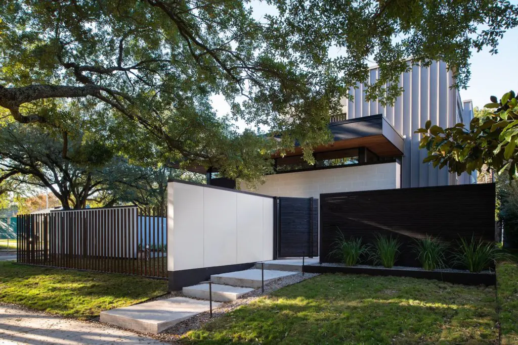 Winning Entry, Residential Architectural Design Under 3,500 Square Feet: StudioMET Architects (photo by Luis Ayala)