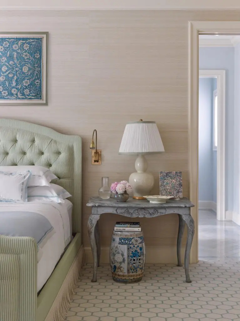 Winning Entry, Singular Space Bedroom (TIE): Ann Wolf Interior Decoration (photo by Chris Luker)