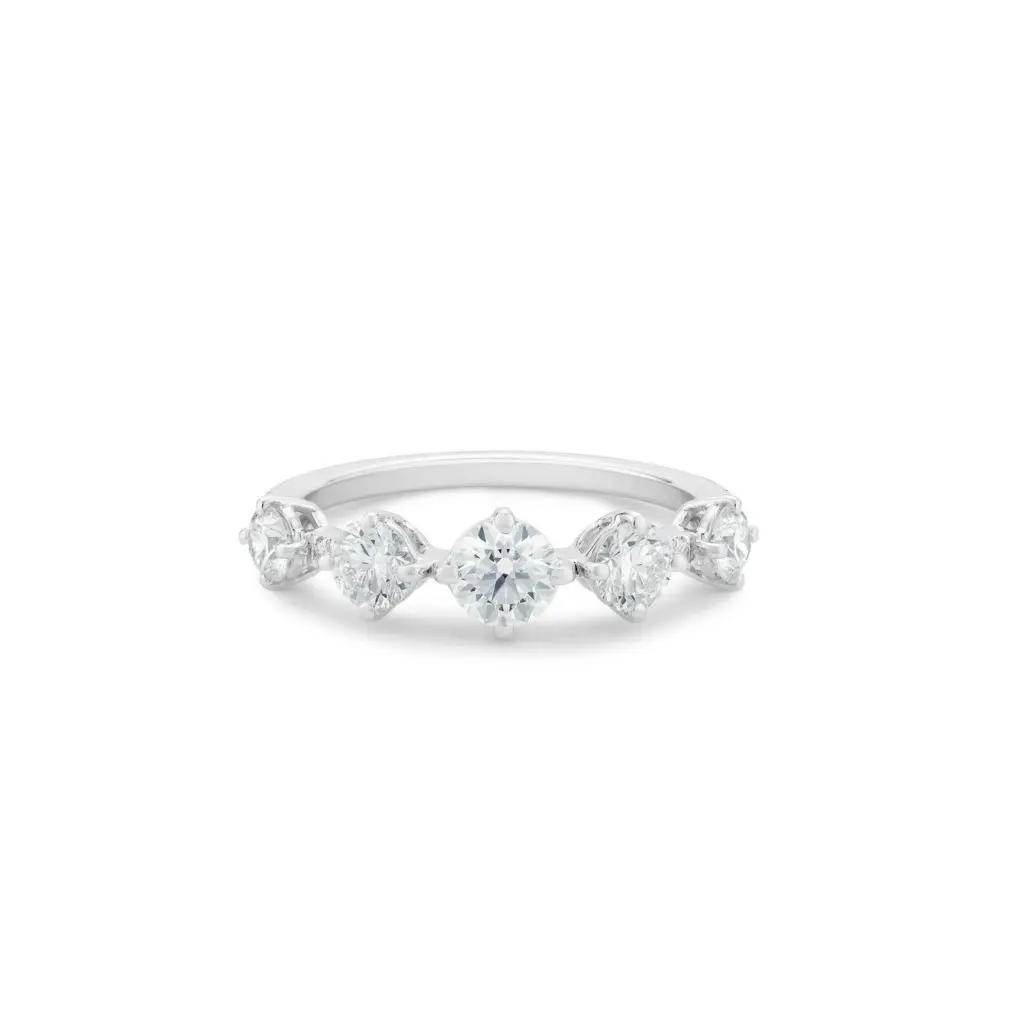 The one-row Arpeggia ring pairs wonderfully with the De Beers choker.