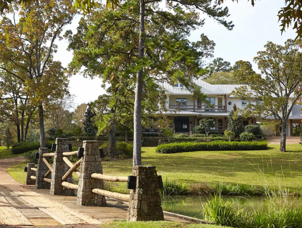 Rustic, Feminine, and Filled With Natural Materials — Inside a Cherished East Texas Farmhouse With a Fascinating History