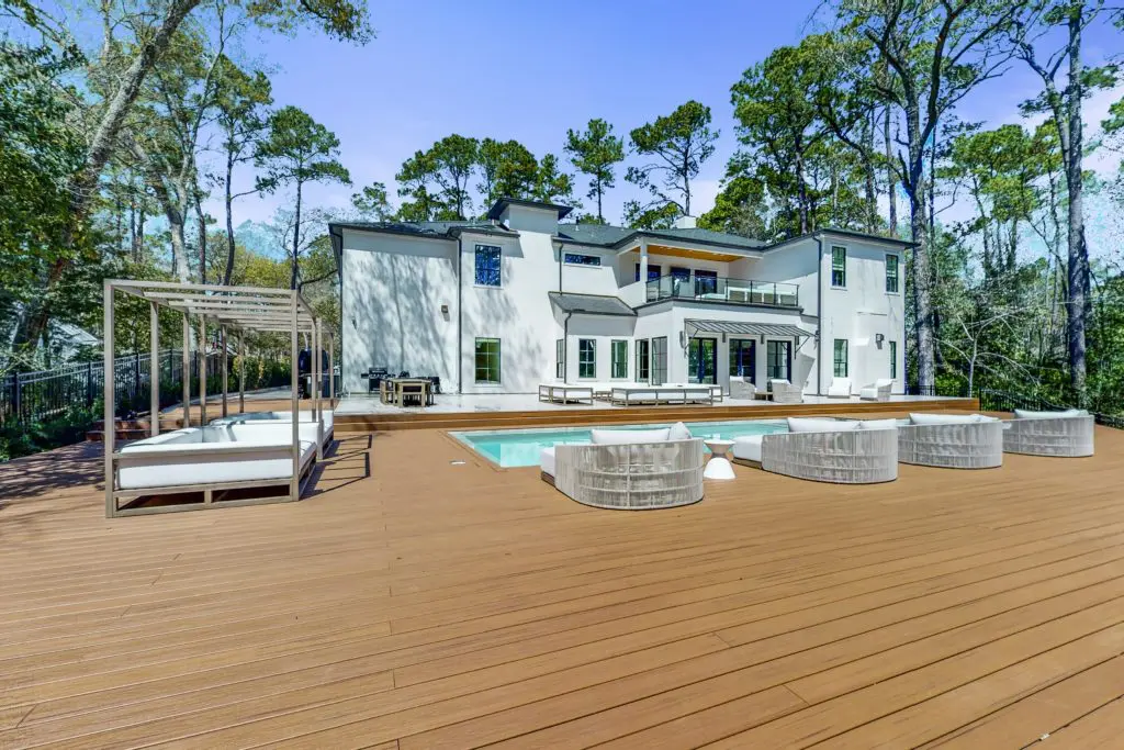 The pool deck at 346 Hunters Trail in Houston's Memorial Villages. (Photo by Jason Koonce with Hommati)