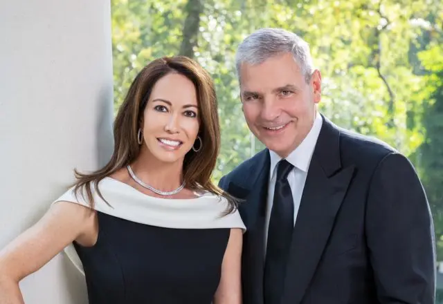 Lisa and Stan Duchman (Photo Courtesy of Gittings and jewelry by Valobra Master Jewelers)