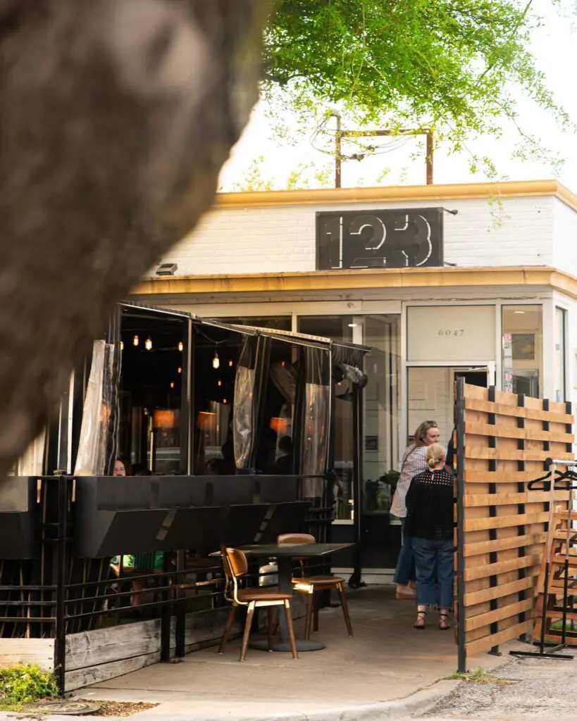 Một Hai Ba, which translates to "123" in Vietmanese, has been a longtime favorite in Dallas. (Photo by Adriana Herrera)