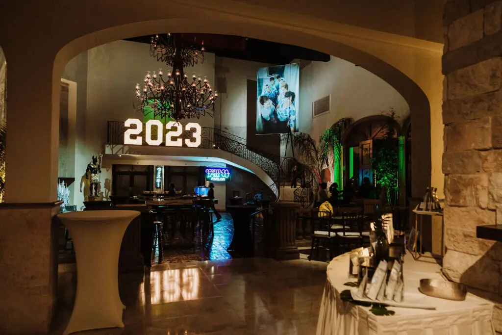 The enchanting scene that greeted partygoers beyond the entrance was truly awe-inspiring.