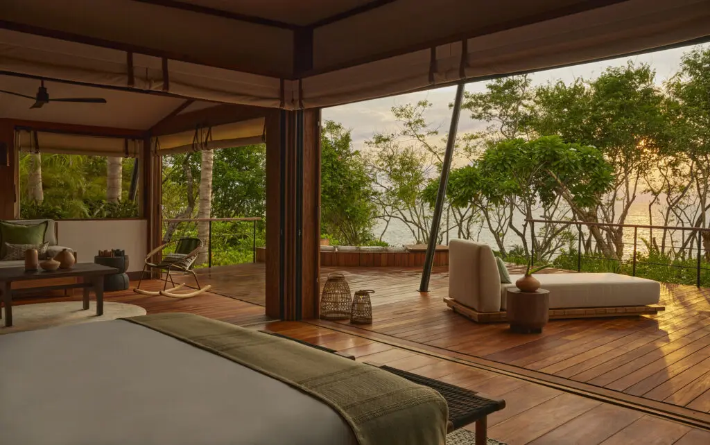 With only 15 tented suites, Naviva can cater to each guest with a limitless level of customization.