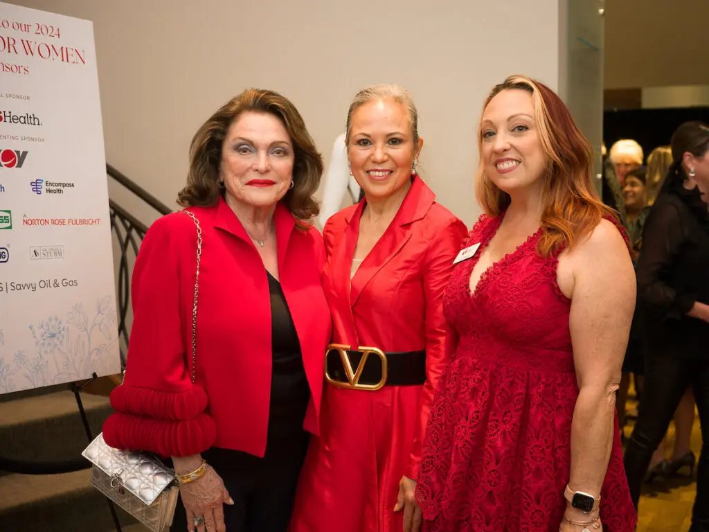 Beth Wolff, Raquel Lewis, Tracie Morden at the Elizabeth Anthony Go Red for Women event. (Photo by Daniel Ortiz)