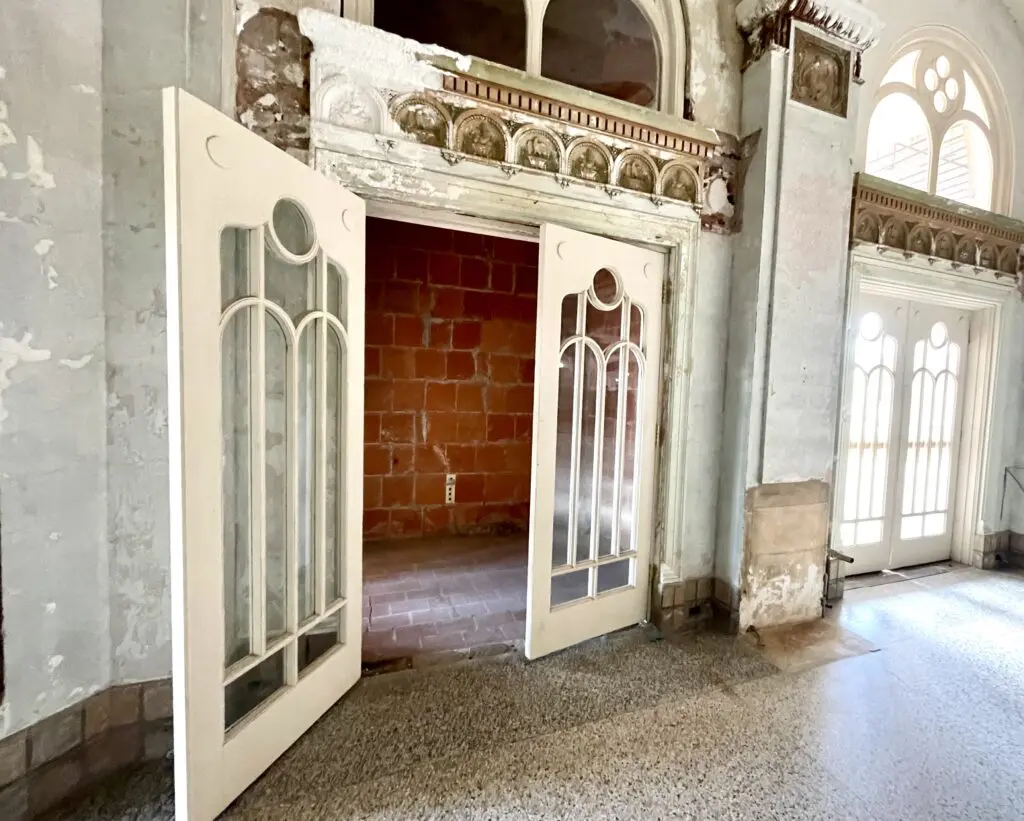 The Baker Hotel with stunning architectural details (like local Wagley brick) around every corner. (Photo by Courtney Dabney)