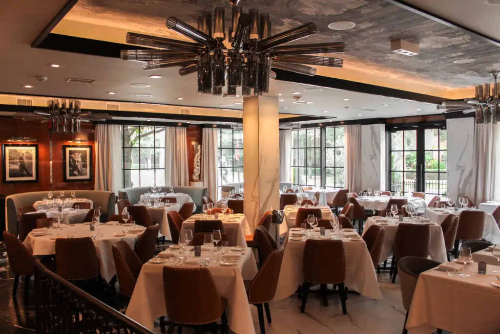 The main dining room of the new La Griglia speaks to a more sophisticated vibe than that of the original (Photo courtesy of Landry's Inc.)