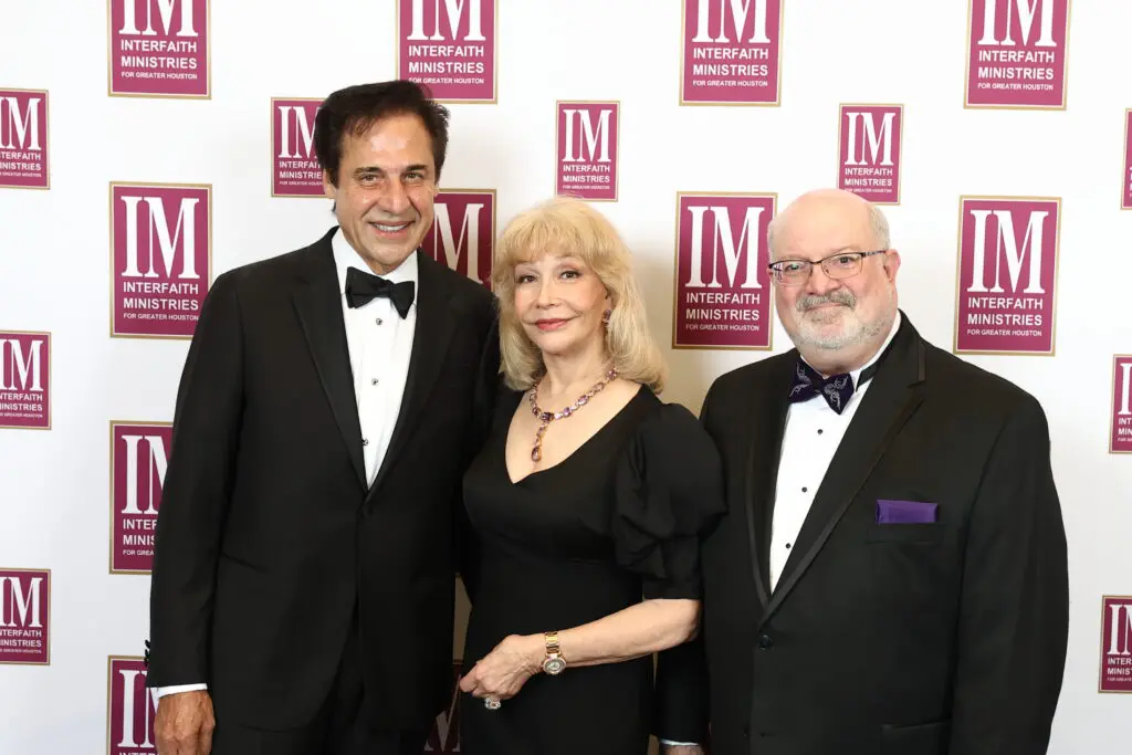 Honorees Dan & Susan Boggio with Martin Cominsky at Interfaith Ministries annual Tapestry Gala at the Hilton Americas-Houston. (Photo by Quy Tran)