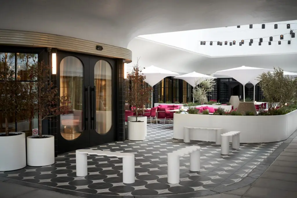 Patio dining at Cocody in River Oaks Shopping Center.  (Photo courtesy of Nina Magon Studio))