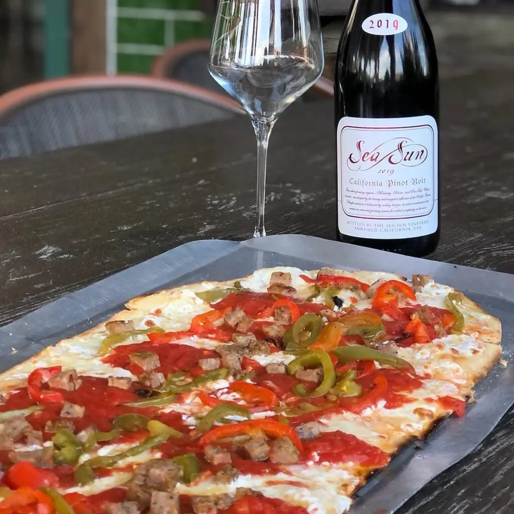 Olivella's is a cozy neighborhood pizzeria, with Neapolitan and Roman style pizzas.