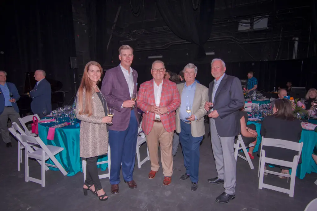 The Pavilion Wine Dinner brought out an art loving crowd.