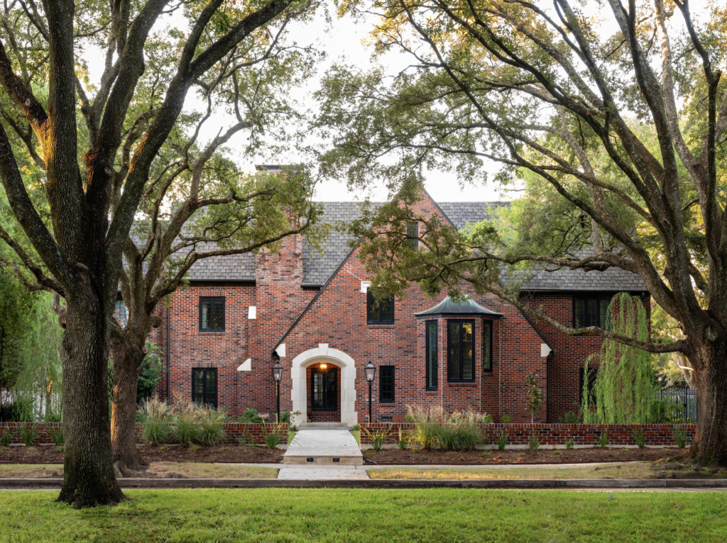 Rivers Barden Architects and Falon Land Studio Team Up to Create A True Houston Oasis
