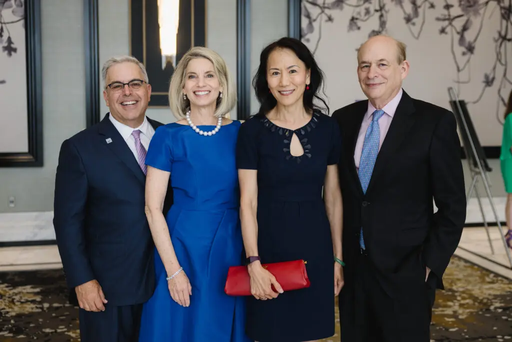 Sam & Catherine Susser, Y. Ping Sun & David Leebron at the MD Anderson Cancer Center 'Living Legend' dinner  (Photo by Johnny Than) 