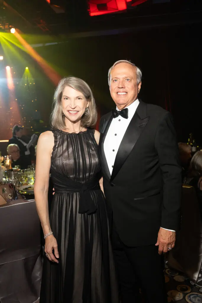 Lois & Richard Folger at the University of St. Thomas gala (Photo by Gwen Juarez)