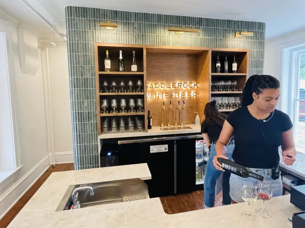 The new tasting room located in the main house at Saddlerock Wine + Beer Co. (Photo by Courtney Dabney)