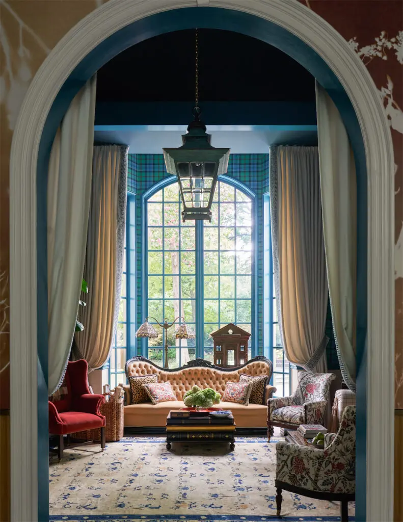 A study designed by Anthony Baratta for the 2023 Kips Bay Decorator Show House Dallas b (Photo by Nathan Schroder)