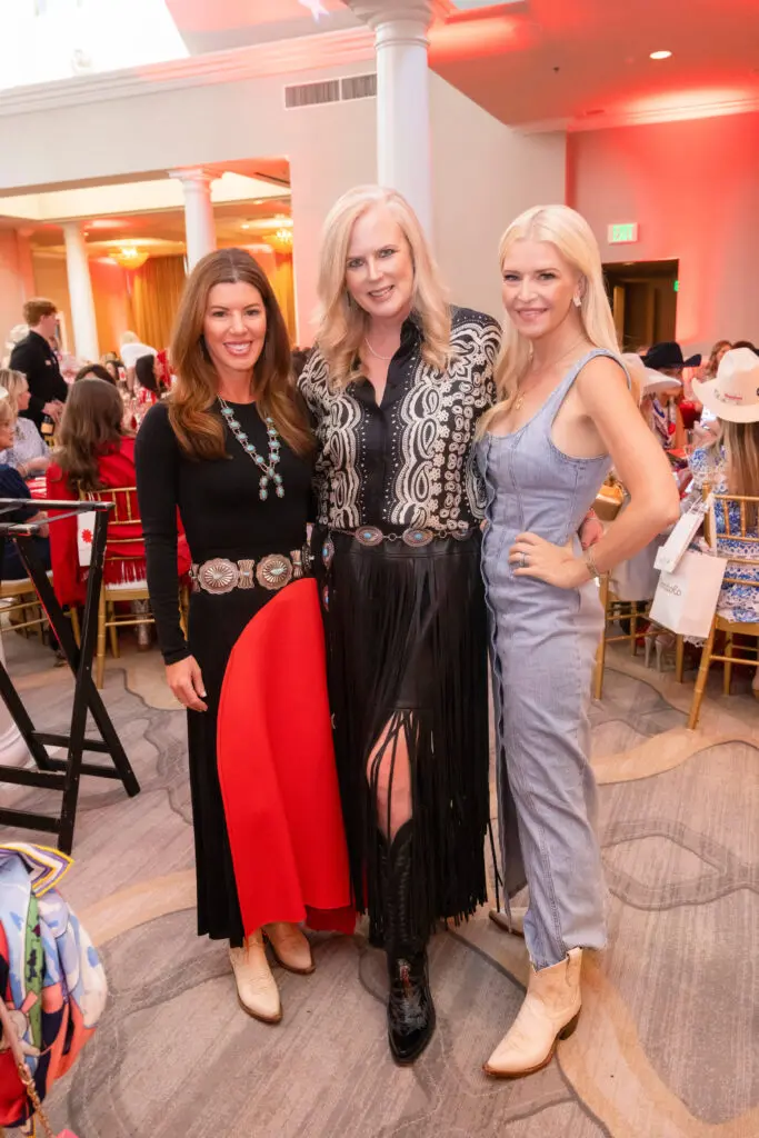 Brooke Hortenstine, Suzanne Droese and Missy Rogers Peck. (Photo by Ellman Photography)