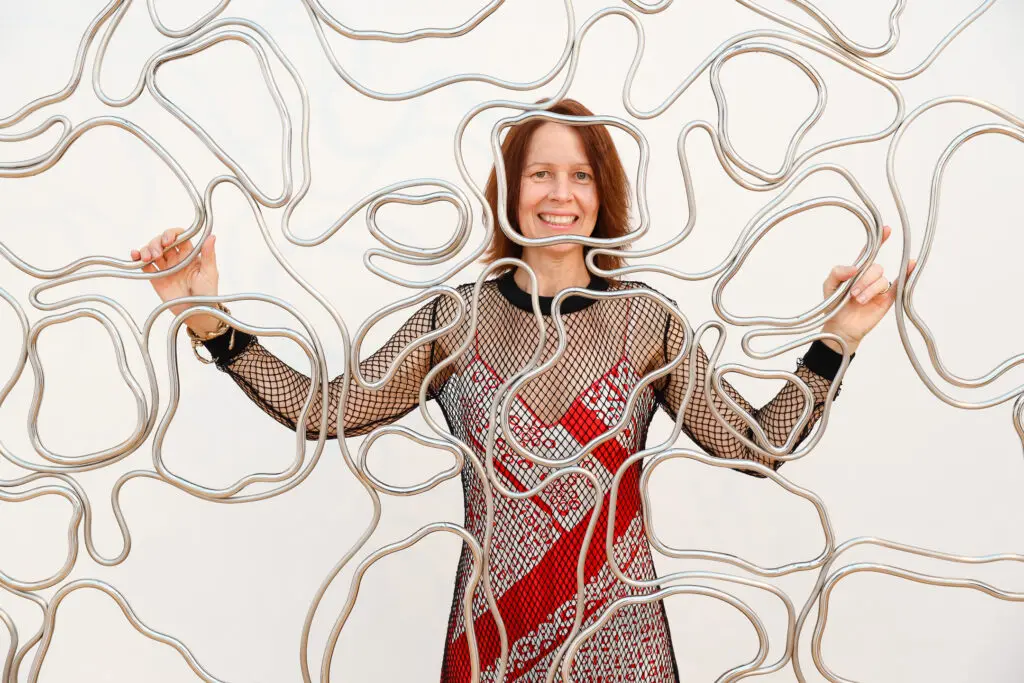 Houston-based sculptor Tara Conley exhibits at ELLIO Fine Art.