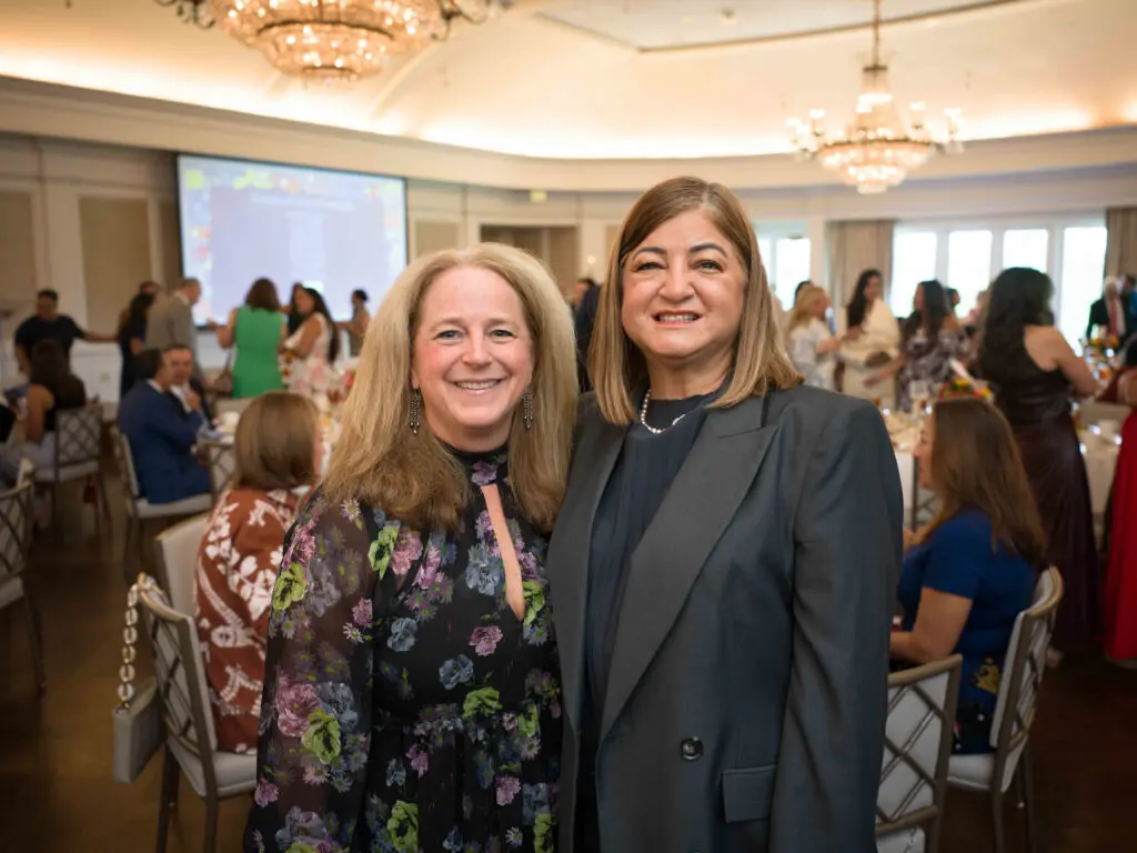 Shelley Ludwick, Elvia Taylor at the El Centro de Corazón luncheon. (Photo by Daniel Ortiz)