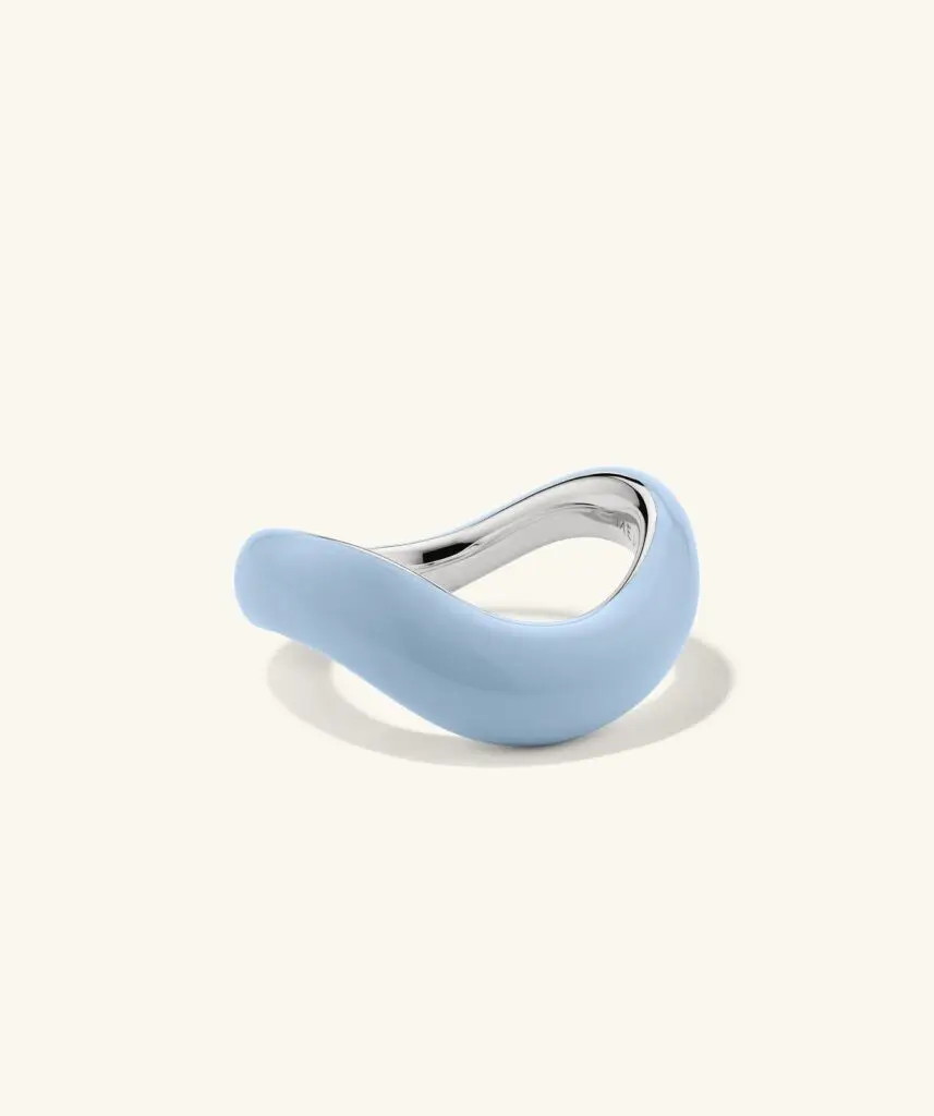 The Dôme Figure Ring is a sleek, minimalist piece, with proceeds supporting programs that empower women and non-binary individuals. (Photo courtesy Mejuri)