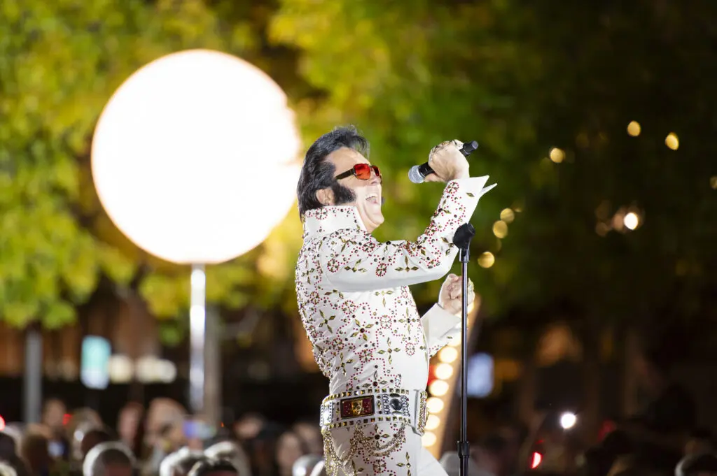Elvis Presley Tribute Artist, Kraig Parker (Photo by Tamytha Cameron and Celeste Cass)