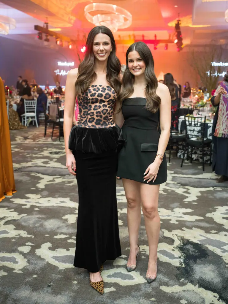 Ally Ehrman, Courtney McKinney at the Arts of Healing gala (Photo by Daniel Ortiz)
