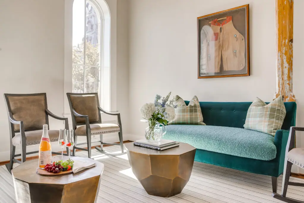 Guests at Nutt House Hotel will enjoy the common area upstairs with its tea and coffee service.