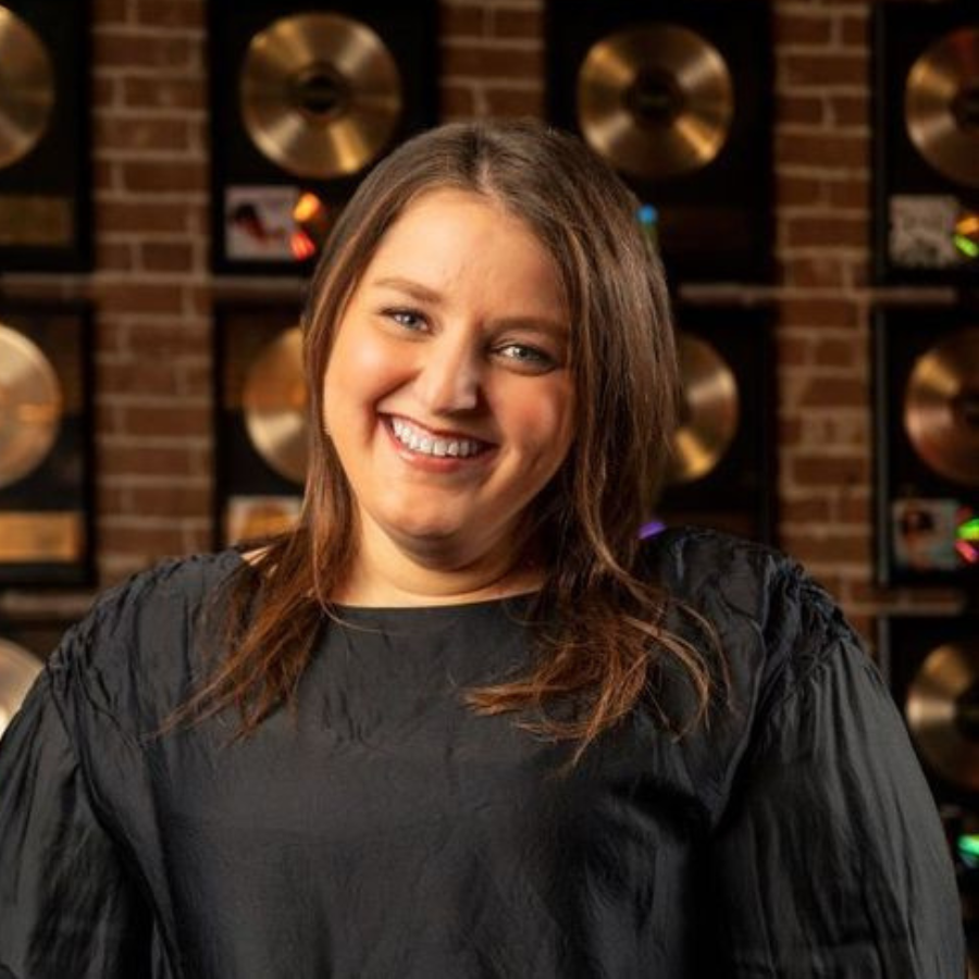 Emily Freedman will receive the Shirley and Allen Becker Leadership Award at JFS LiVE! 2024: Songs in the Key of JFS.