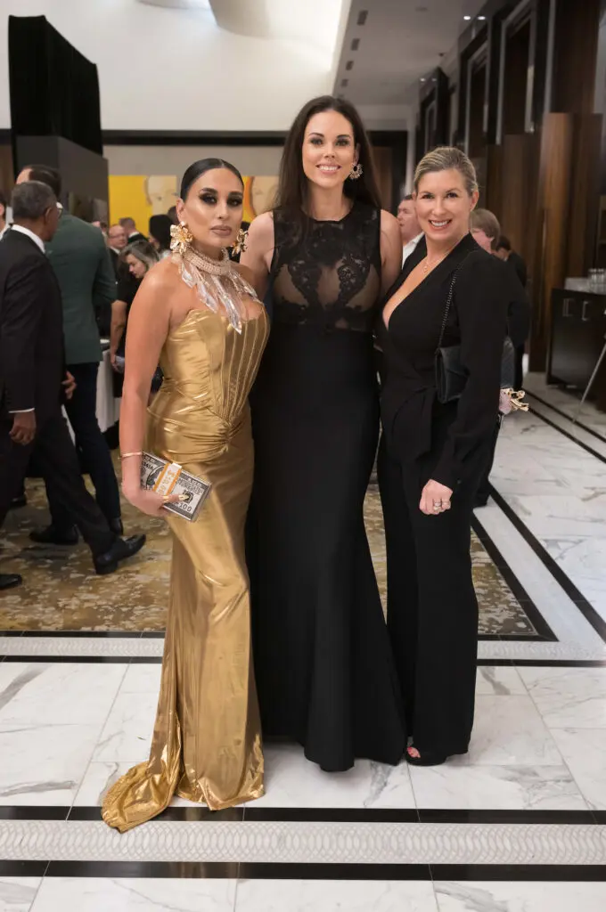 Neera Patidar, Amanda Abiasi, DeeAnn Thigpen at the Arts of Healing gala (Photo by Daniel Ortiz)