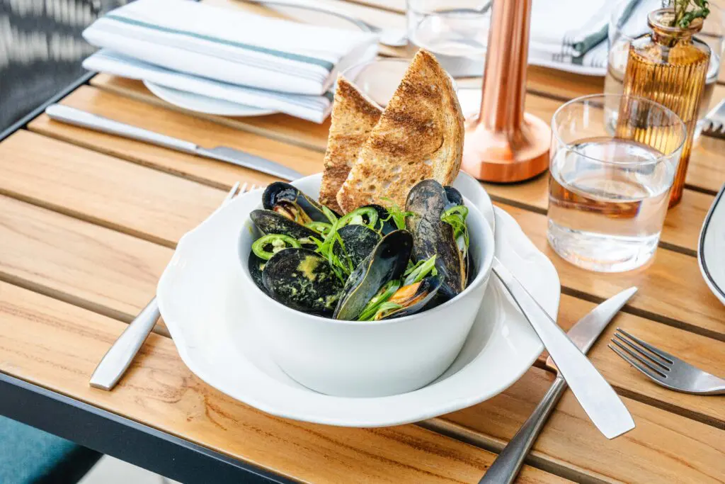 Houston Steakhouse Sensation Revamps as a Less Expensive and Patio Focused Restaurant — Taking a Closer Look at Andiron Grille