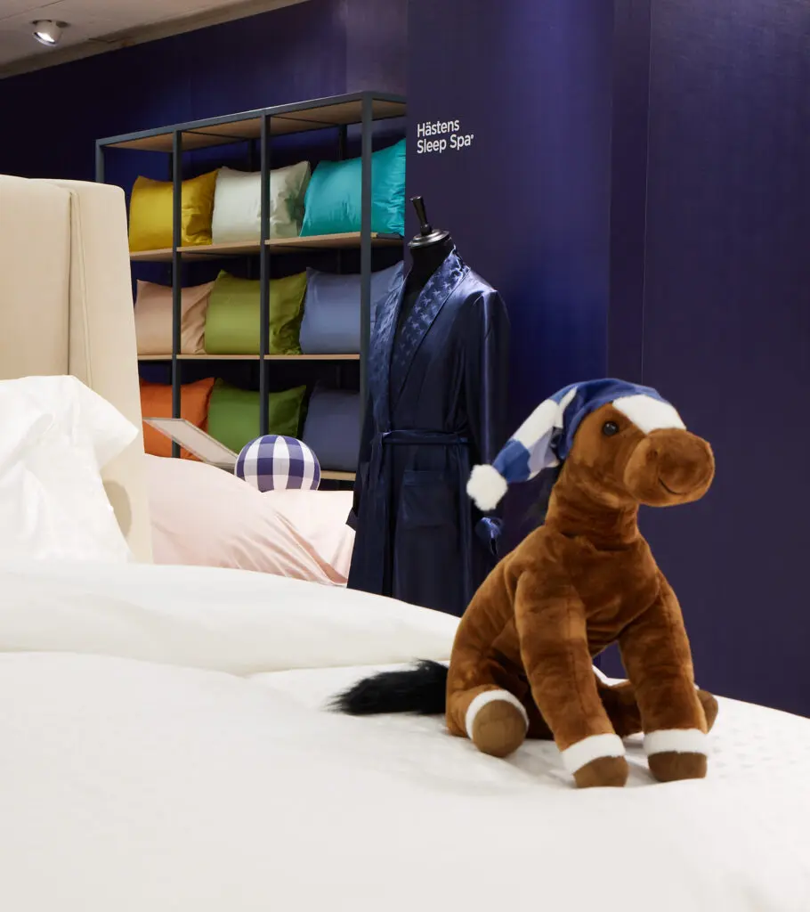 Through February 16, the beloved Neiman’s outpost has an exclusive 1,500 square foot space that showcases a sampling of the Swedish company’s divine mattresses, as well as a chic selection of bedding accessories. (Photo by Robie Robinson)