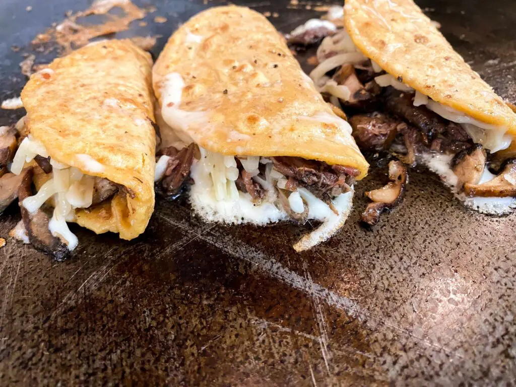 Salsa Limón, a family-run taqueria, brings bold Oaxacan flavors to Texas with must-try bites like the crispy, barbacoa-filled Bárbaro taco. (Courtesy)
