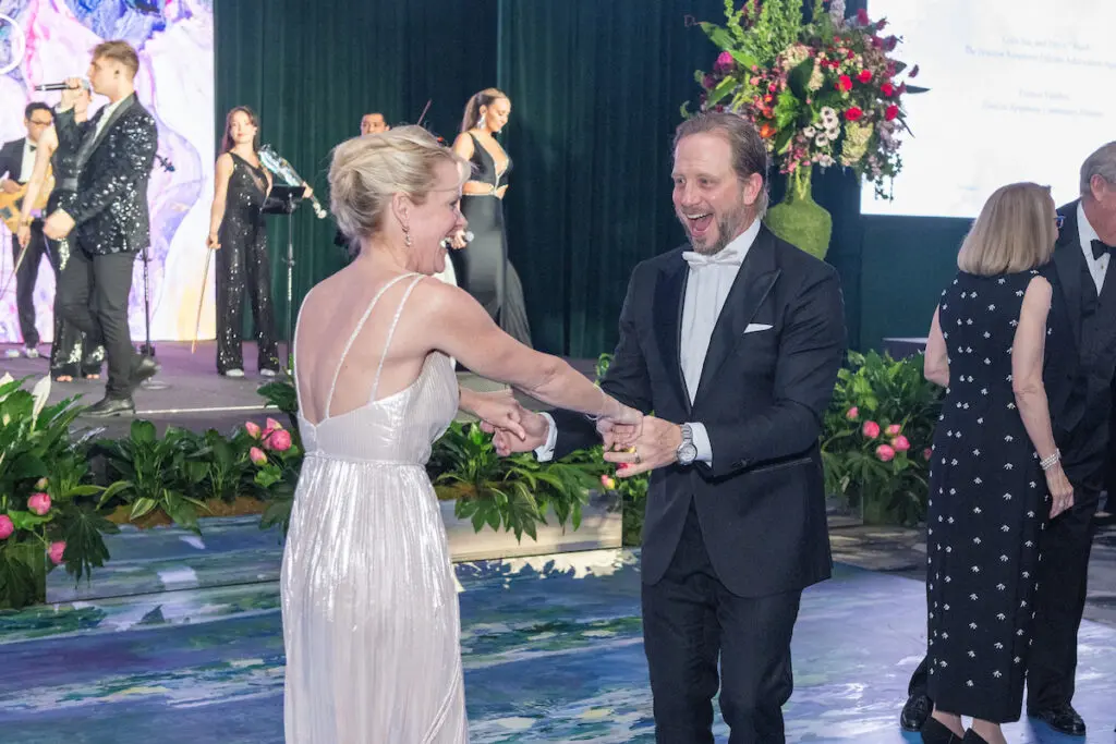  Lisa & Eric Lindsey on the dance floor at the Houston Symphony Ball. (Photo by Jacob Power)