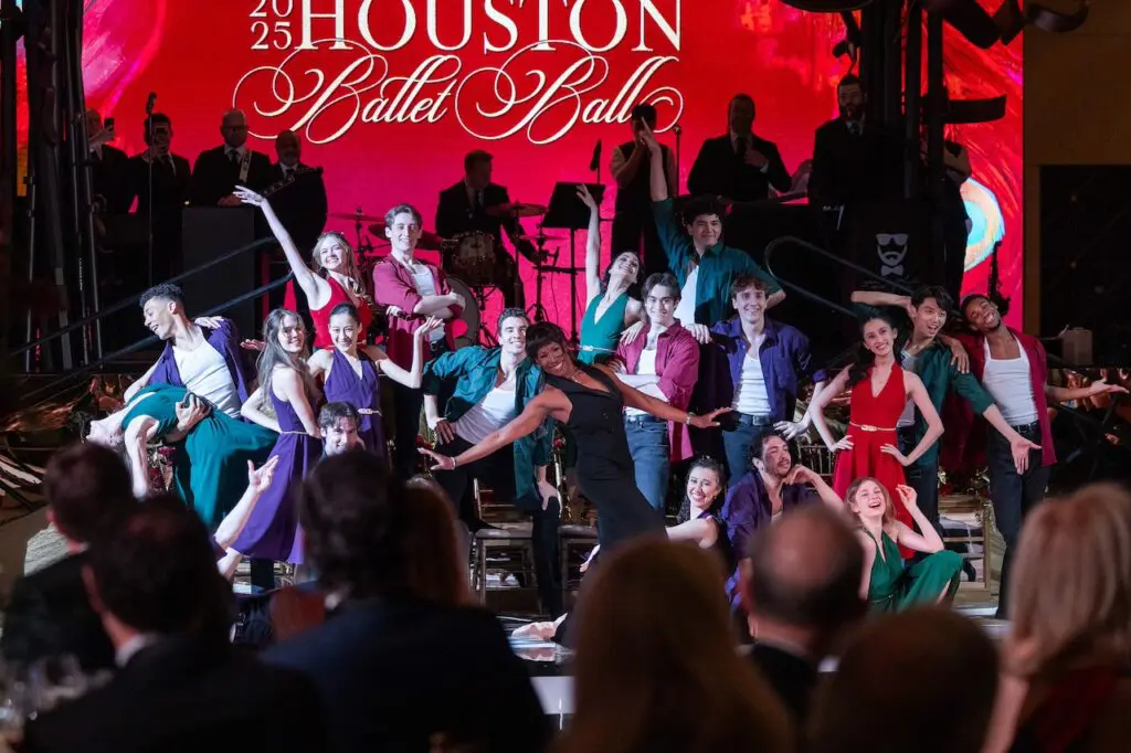 Surprise performance by the Corps de Ballet to Harry Styles' 'Golden' at the 2025 Houston Ballet Ball at the Wortham Theater Center. (Photo by Melissa Taylor) 