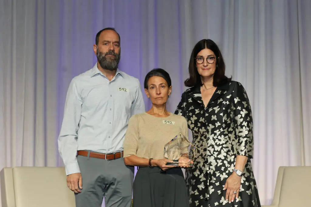 Honorees Jon Polin & Rachel Goldberg-Polin HMH board chair Elyse Spector Kalmans (Photo by Priscilla Dickson)