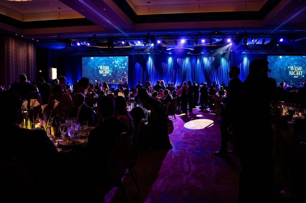 The ballroom at Omni Dallas was a full house for Wish Night.  (Photo by Tamytha Cameron)