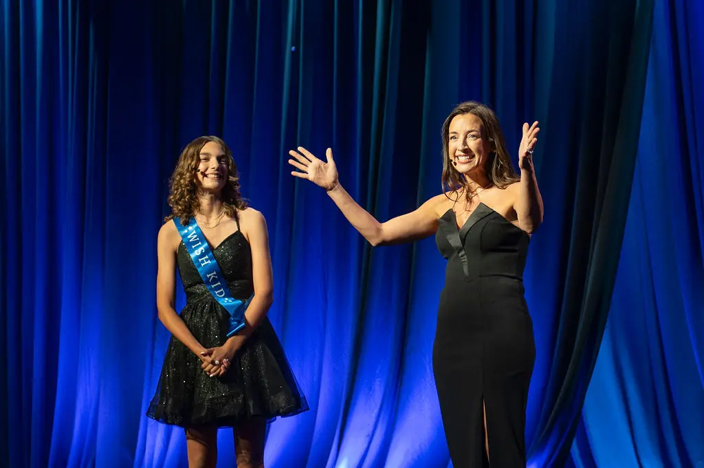 Sasha Saynor and Kim Elenez (Photo by Tamytha Cameron)