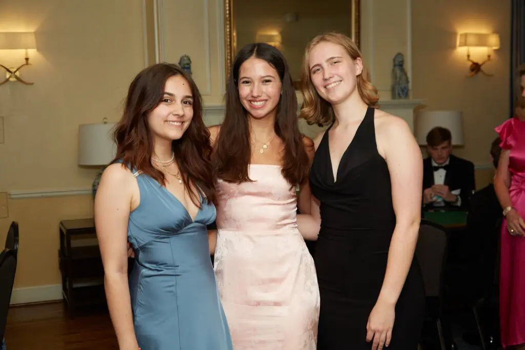 Helen Railsback, Elena Zeballos, and Lily McKenna (Photo by Gittings)