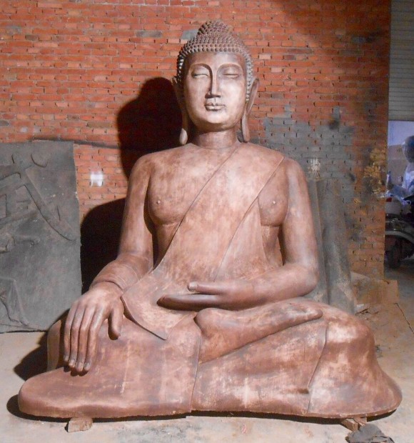 Seated Buddha sculpture at Tarakaan