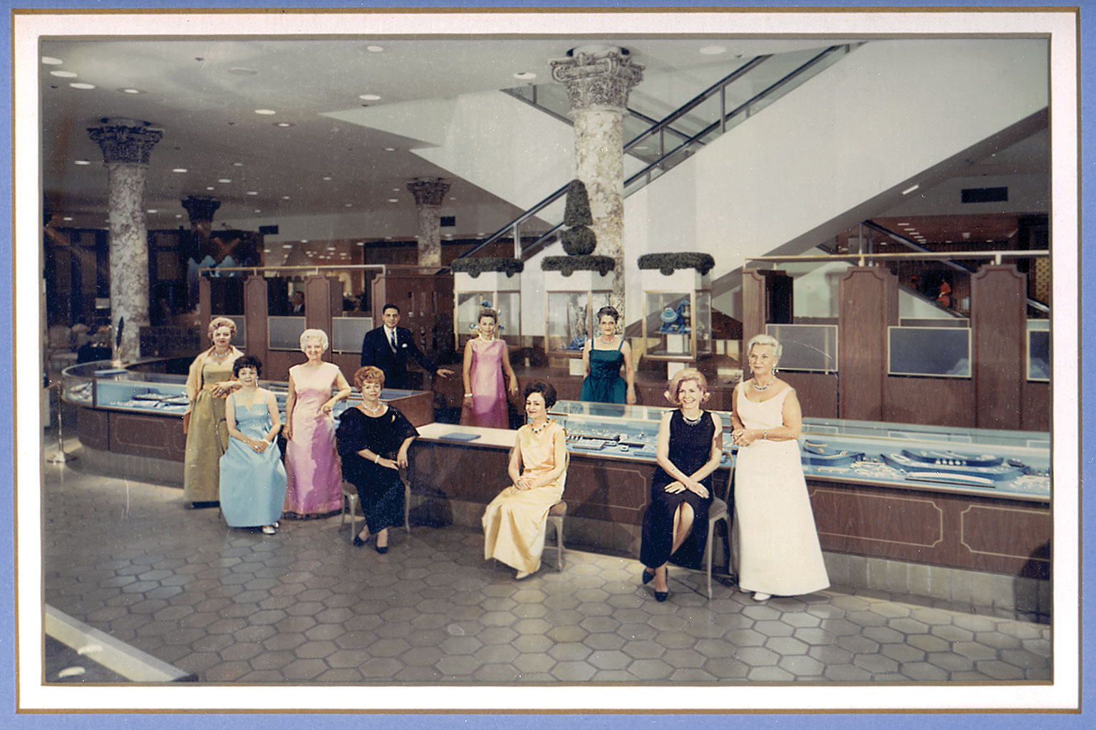 Shoppers at Northpark Mall in Dallas Texas. Dated 1980. : r/OldSchoolCool