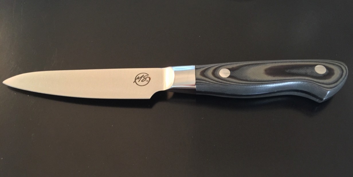 Attractive design, German steel, good balance: This knife does the job.